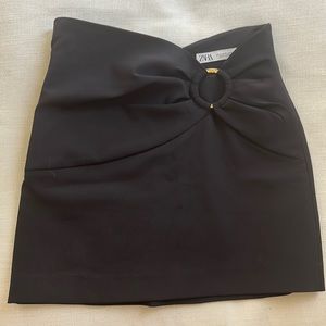 Zara - Black mini skirt